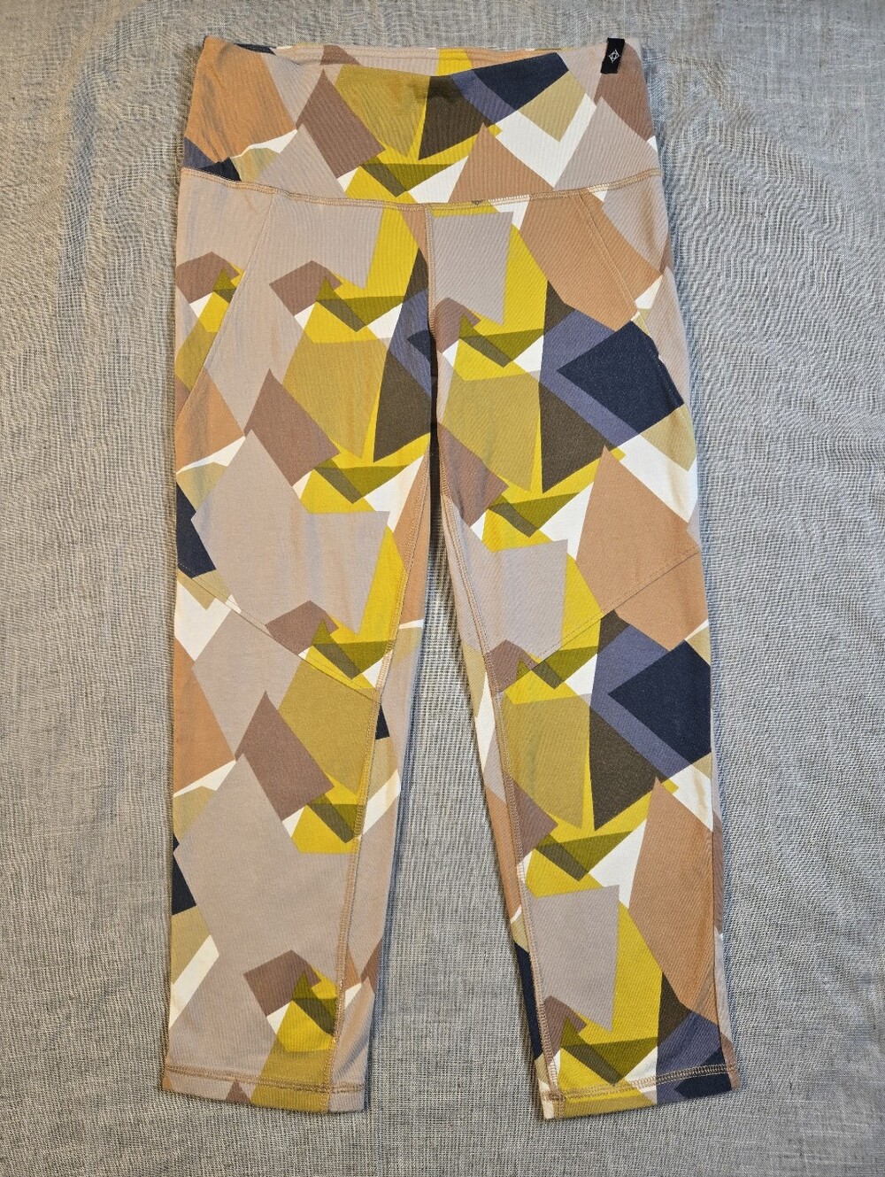 Satva Womens Small Geometric Graphic Print High Rise Capri Leggings Stretch